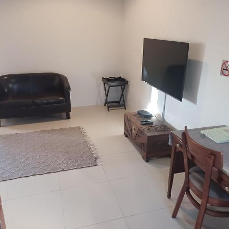 פורט אליזבת' Summerstrand Self Catering For Two מראה חיצוני תמונה