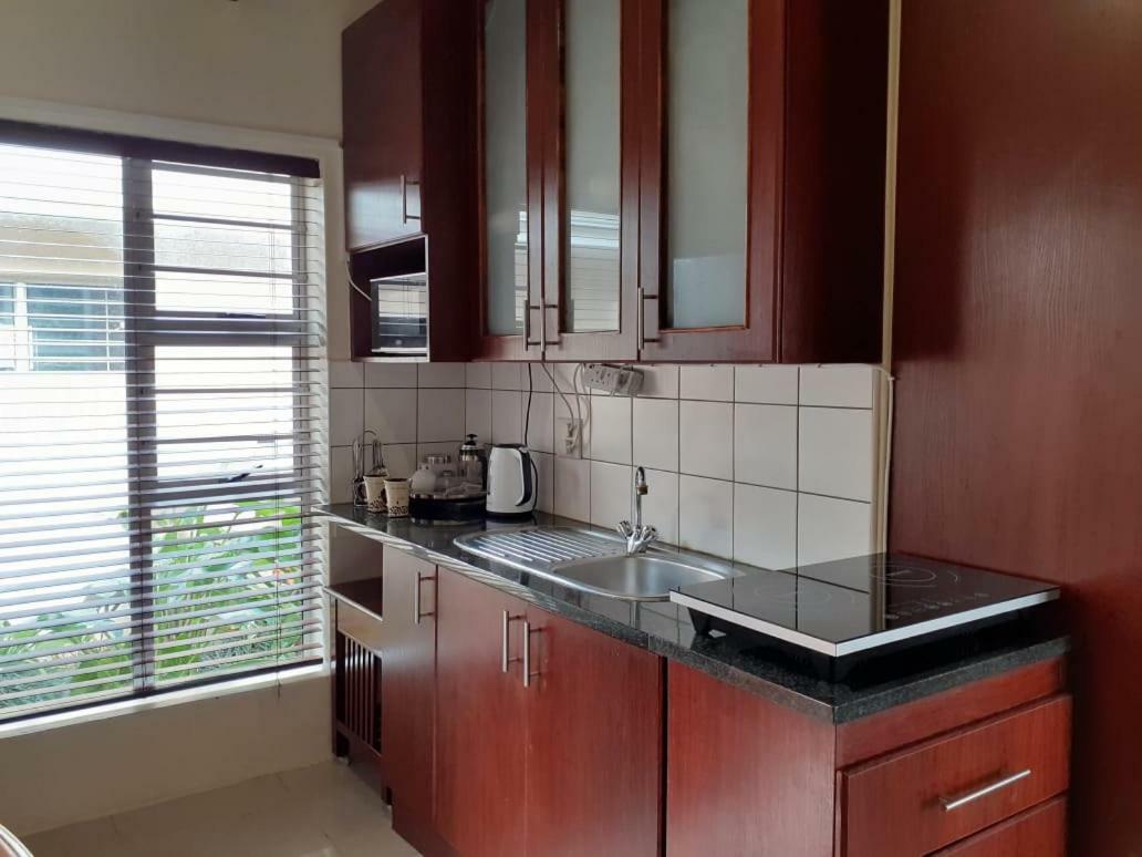 פורט אליזבת' Summerstrand Self Catering For Two מראה חיצוני תמונה